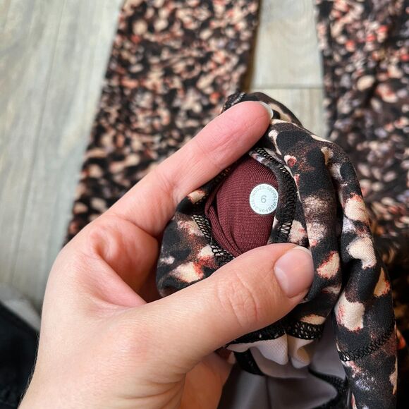 Lululemon Invigorate High-Rise Crop Sz 6 Small In Motion Flux Multi - Picture 4 of 7